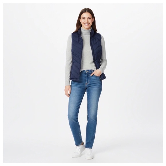GAP Jackets & Blazers - *HOST PICK* Lightweight Puffer Vest with Pockets | Navy | M